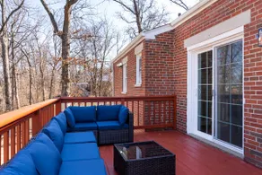 Dream home. Centrally located near DC, parking. - Image 4