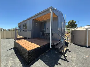 Woomelang Silo Trail Cabin Two Bedroom Qn/Single - Image 2