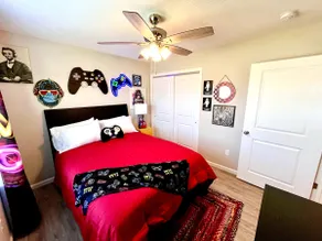 Vibrant 4 Bedroom Getaway with Hot Tub - Image 3