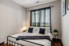 6min to Domain,12min DT, Balcony and Free Parking - Image 2