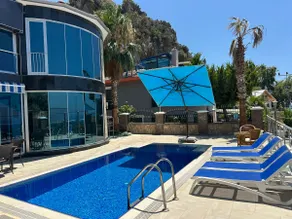 Luxury Villa with Pool, Sea View - Image 4