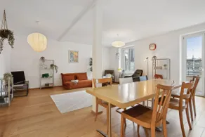 Chic City Apt. Prime Location - Image 4