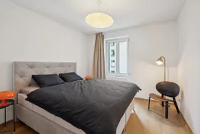 Chic City Apt. Prime Location - Image 3