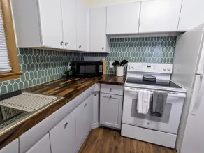 3Bed/1.5Bath Benson Beauty Close to Downtown! - Image 3