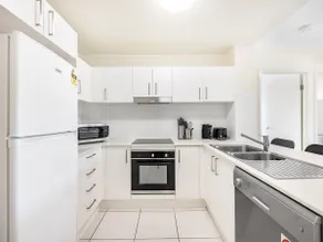 Modern 2Beds Apt w/ AC& Capark, Next M1,Bus,Shops - Image 5