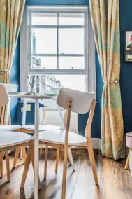 Cozy Apt at Edinburgh Castle, Parking - Image 2