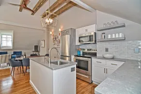 Classically Elegant, Quiet Beacon Hill Penthouse - Image 4