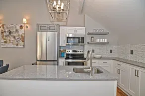 Classically Elegant, Quiet Beacon Hill Penthouse - Image 3