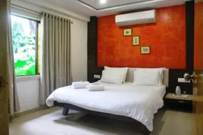 LAKE VILLA BUNGALOW - Image 5
