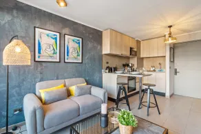 Luxury 1D/1B apartment with 1E in Florida - Image 2
