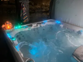 Riverside Retreat with Hot Tub - Image 2