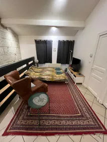Entire house – city center, reserved parking - Image 5