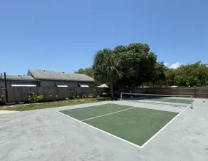 The Pickleball Beach Bungalow - Image 4