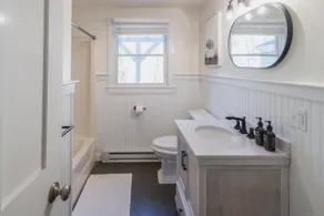 Charming Oak Bluffs Retreat - Image 5