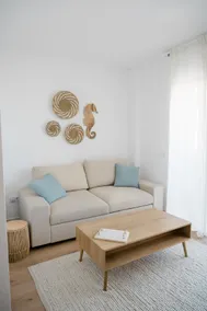 Luxury right by the sea with large private roof terrace - Image 3