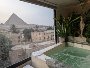 Artistic Home retreat Pyramids View - Image 2