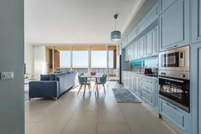 Sunny Coastal Getaway | Green Coast - Image 2