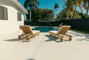 Miami Retreat • Heated Pool • Near Zoo • Paradise - Image 2