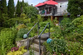 Big and Bright and Beautiful -1 Bdrm off Main St - Image 3