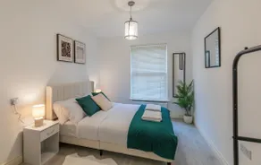 Winchester City Centre Flat Sleeps 6 Free Parking - Image 4