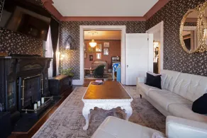 Victorian Riverfront Estate mins from Cincinnati - Image 3