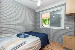 House two blocks from the beach for the whole family! - Image 4