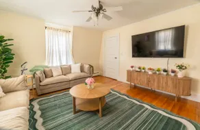 Cozy 3BDR Dwntwn Salem w/parking - Image 3