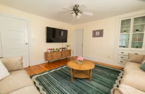 Cozy 3BDR Dwntwn Salem w/parking - Image 4