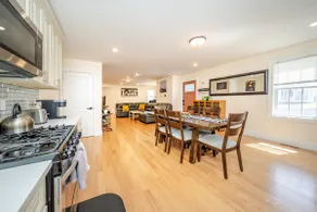 37 - 3BR Quincy - Cozy Townhouse near Adams Park - Image 3
