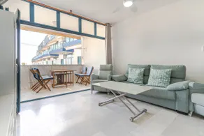 Apartamento vacacional con terraza, jardín y piscina | Vistas al mar - Image 3