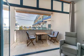 Apartamento vacacional con terraza, jardín y piscina | Vistas al mar - Image 4