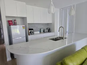 Modern Coastal Stay – New - Image 3