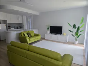 Modern Coastal Stay – New - Image 2