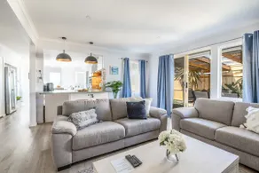 Family Friendly, Walk to Beach, Spacious - Image 4