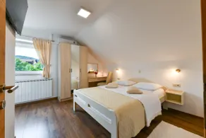 Apartment with balcony, House MarijaB&B, Plitvice - Image 3