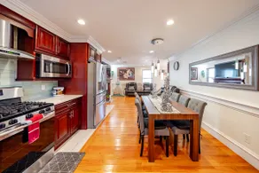 383 - 3BR Quincy - Chic House near Adams Park - Image 4