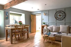Luxury Cotswold Cottage with hot tub in Stow on the Wold! - Image 2