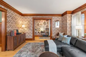 Vintage Details w/ Modern Touch | Private Parking! - Image 4