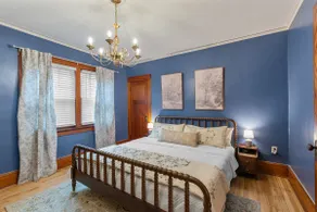 Vintage Details w/ Modern Touch | Private Parking! - Image 3