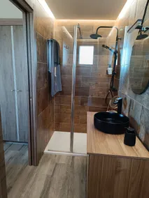 Suite with Jacuzzi and Extra Large Bed 1 - Image 5