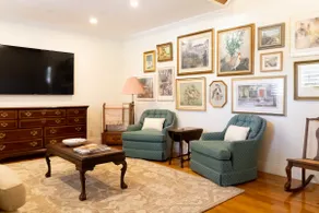 NEW Hugh St Hideaway with Pool - Image 3
