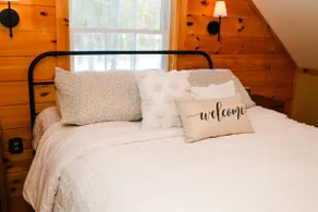Wildwood Cabin | Family Cabin Near Lakes & Town - Image 4