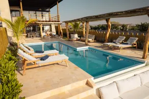 Aviva, 5BR Private New Designer Villa with Pool - Image 2