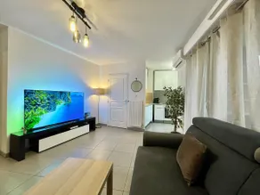 Cozy 2-room apartment with parking - Goupama Stadium LDLC Arena - Image 2