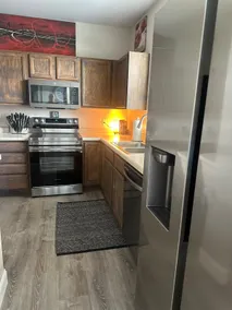 Citys EDGE - 3 Bedroom Sleeps 12! 6 miles downtown - Image 3