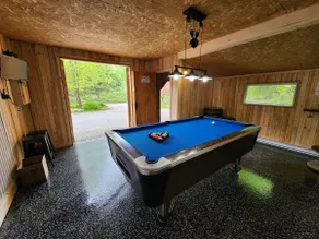 Round wood chalet - riverside, spa & billiards - Image 5