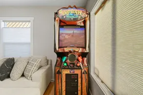 Bear Den: Hot tub, horse shoes, buck hunter! - Image 4