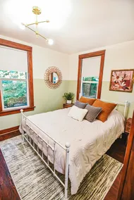 River View in the Heights - Image 5