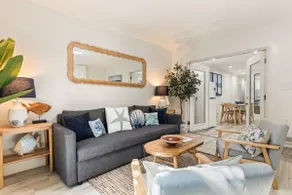 Coastal Getaway • 3 Blocks to Santa Monica Beach - Image 5