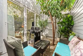 Coastal Getaway • 3 Blocks to Santa Monica Beach - Image 2